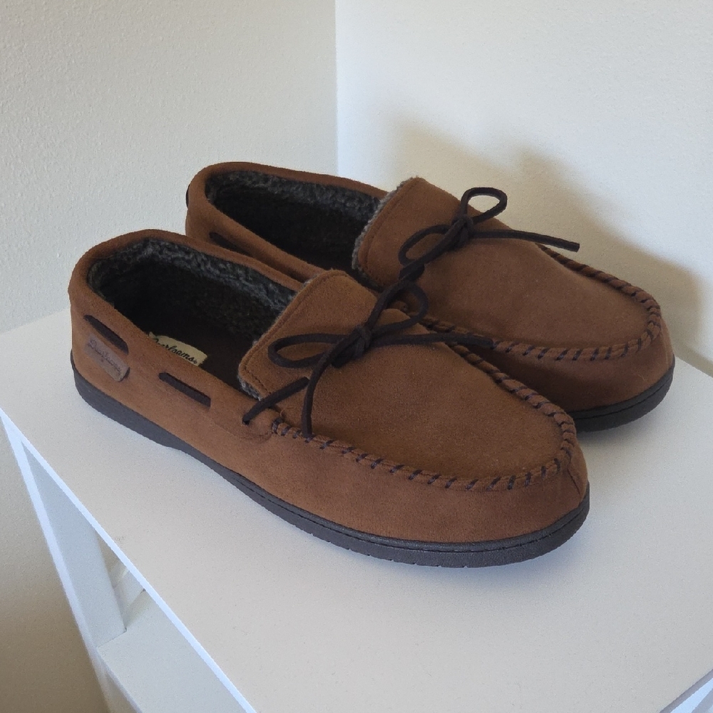 *LIKE NEW* Dearfoams Brown Moccasin Slippers – Men’s Size XL (13–14)